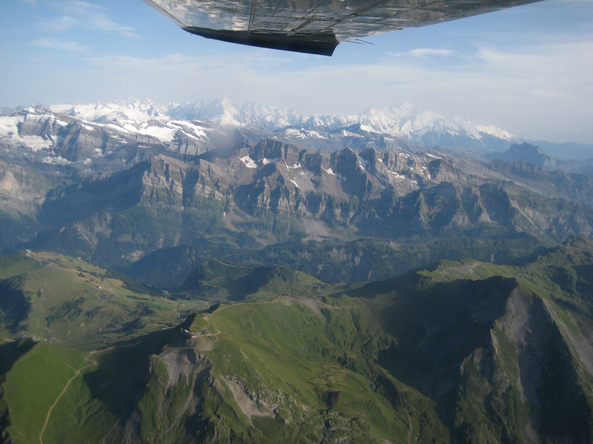 Matterhorn Rundflug - Über der Schweiz